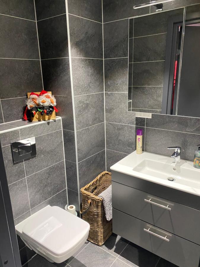 Apartamento Med Panoramautsikt Innendors Parkering